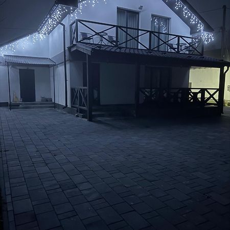 U Anastasii I Sofii Bilya Richki Guest House Mykulychyn Exterior photo