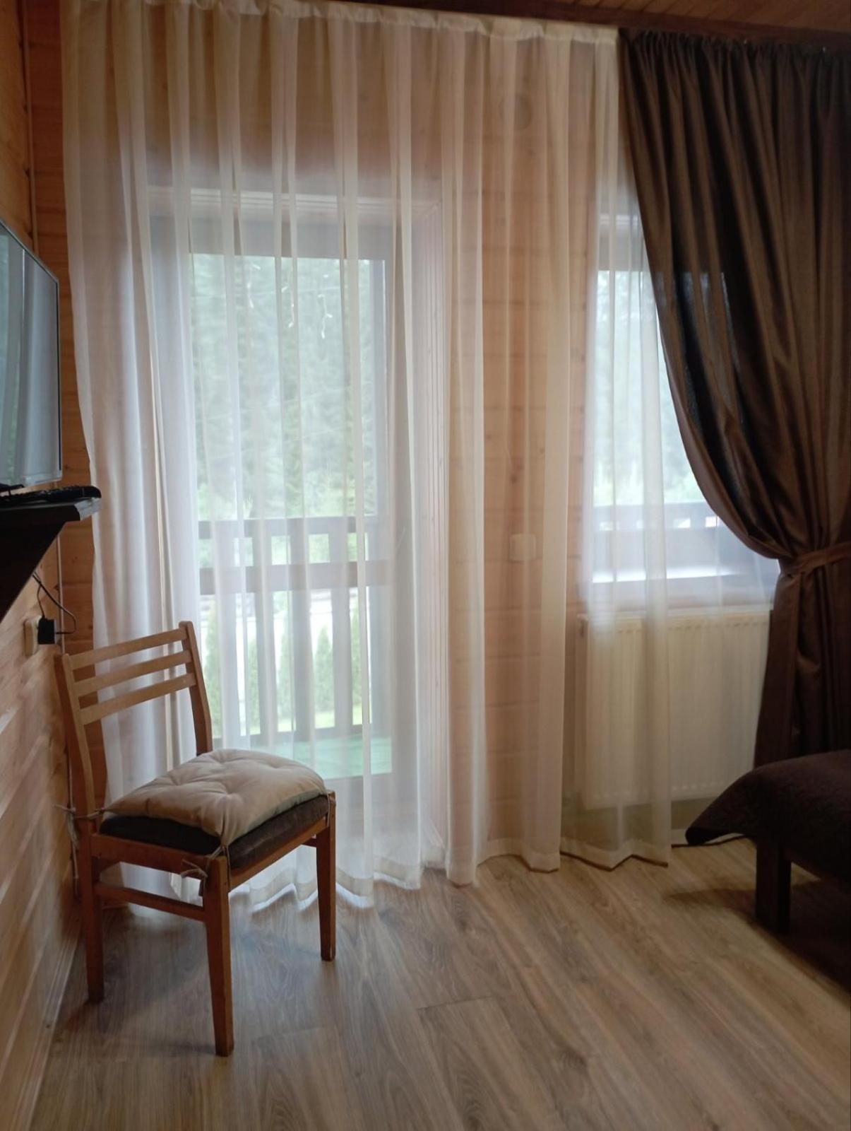 U Anastasii I Sofii Bilya Richki Guest House Mykulychyn Exterior photo