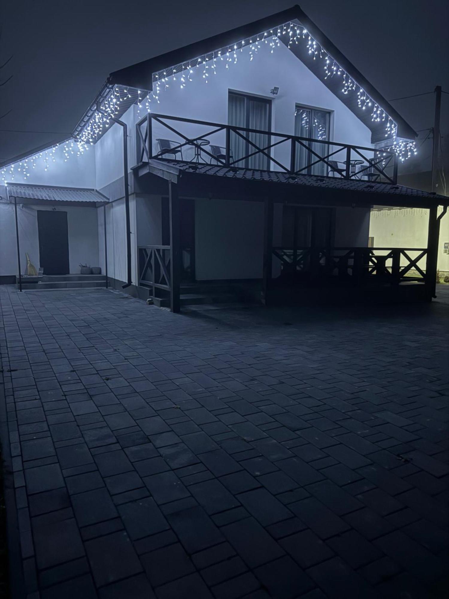 U Anastasii I Sofii Bilya Richki Guest House Mykulychyn Exterior photo