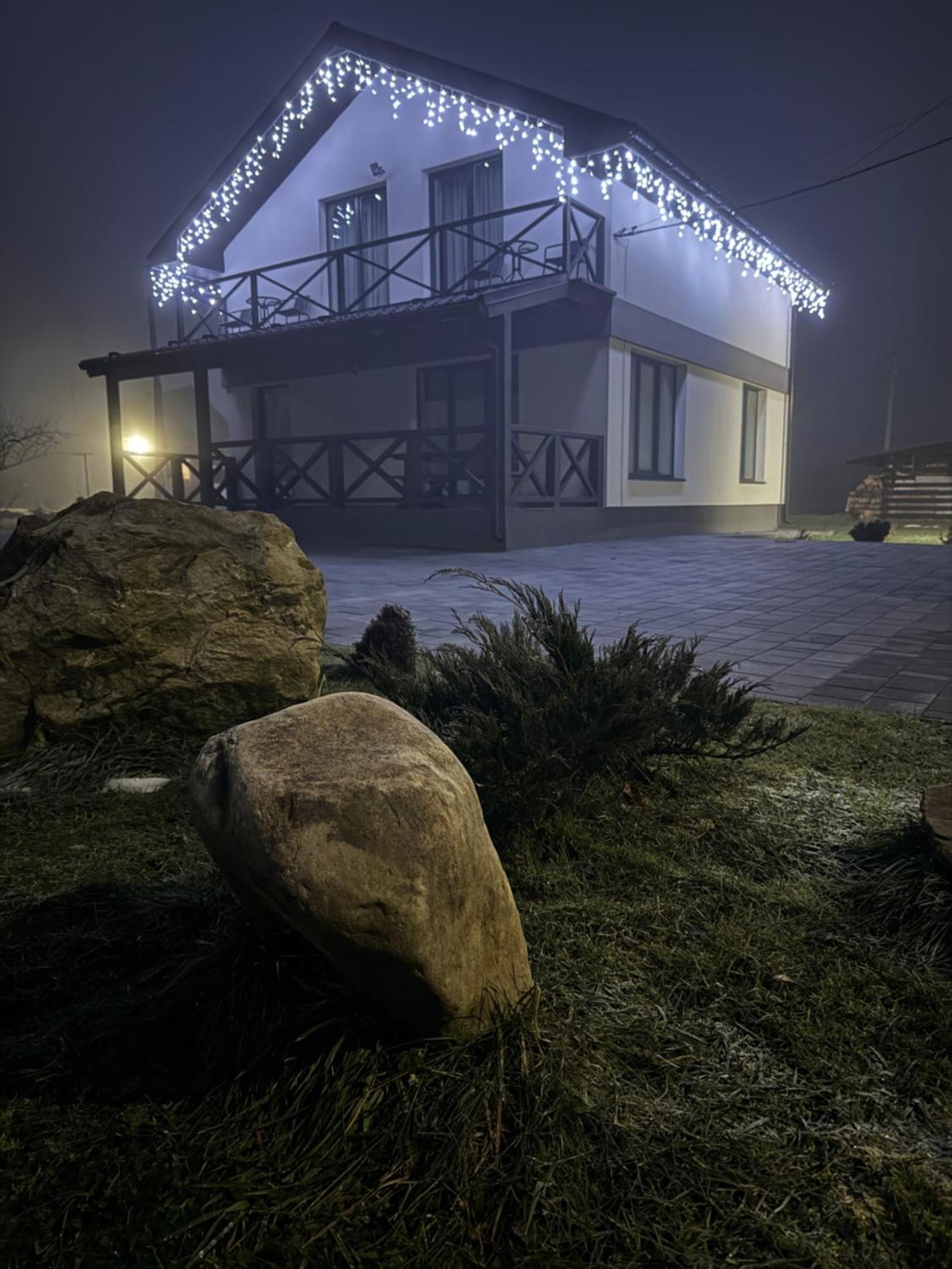 U Anastasii I Sofii Bilya Richki Guest House Mykulychyn Exterior photo